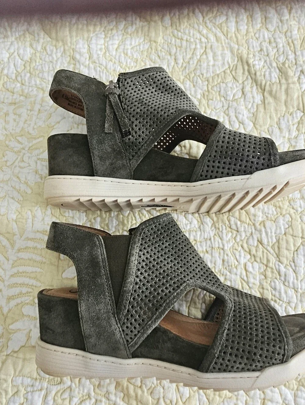 EUC - Sofft Shandi Olive Green - 6.5